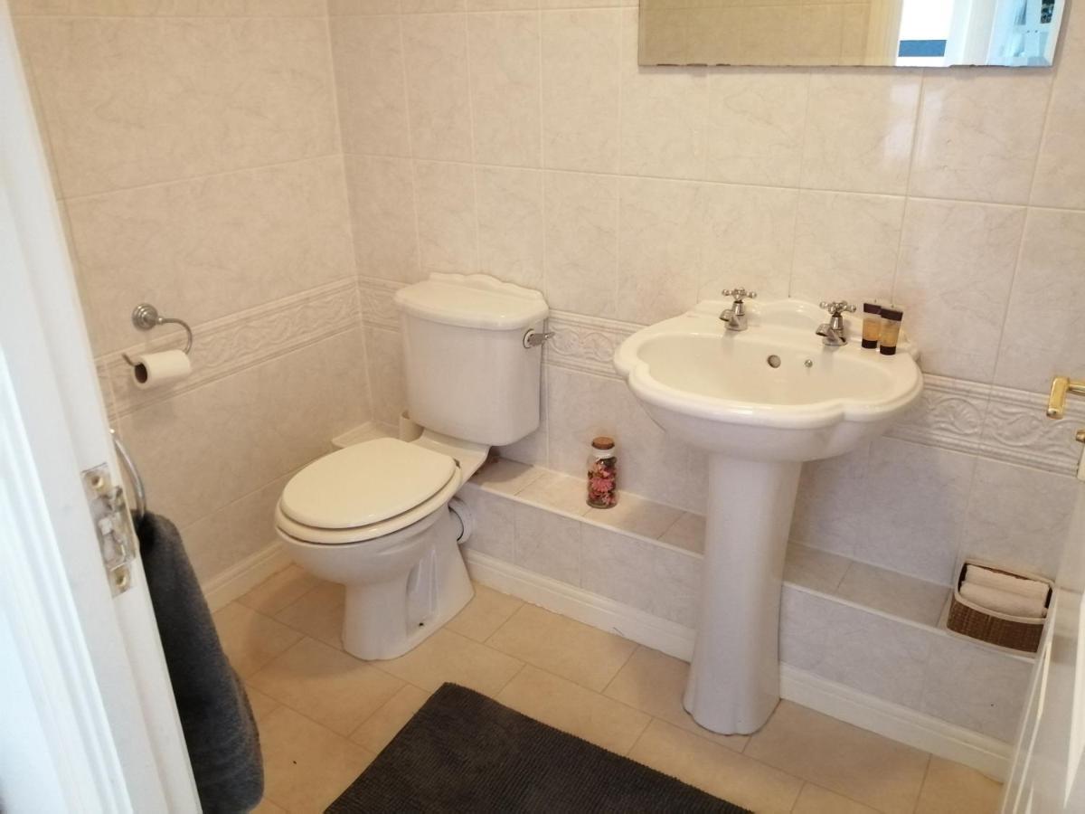 Spacious Townhouse With Sea Views Near Cardiff Баррі Екстер'єр фото