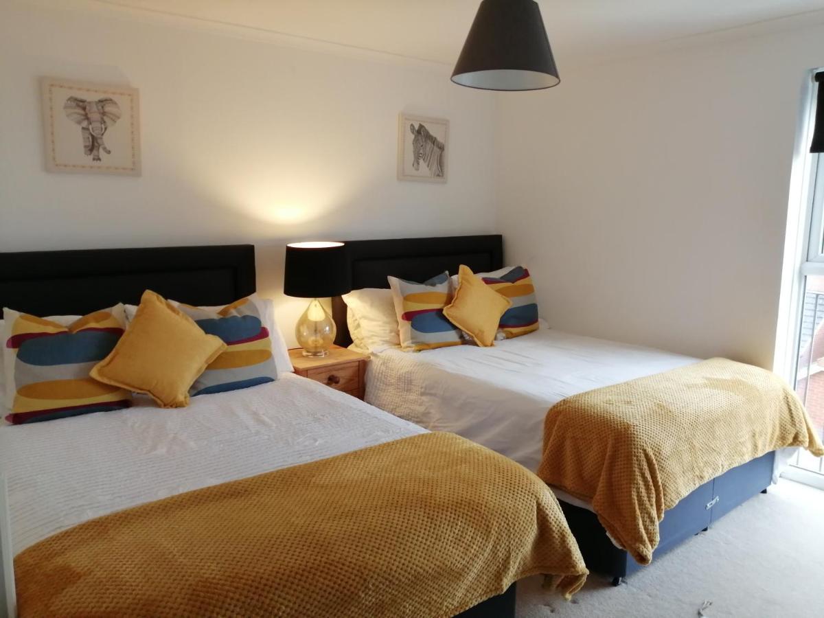 Spacious Townhouse With Sea Views Near Cardiff Баррі Екстер'єр фото
