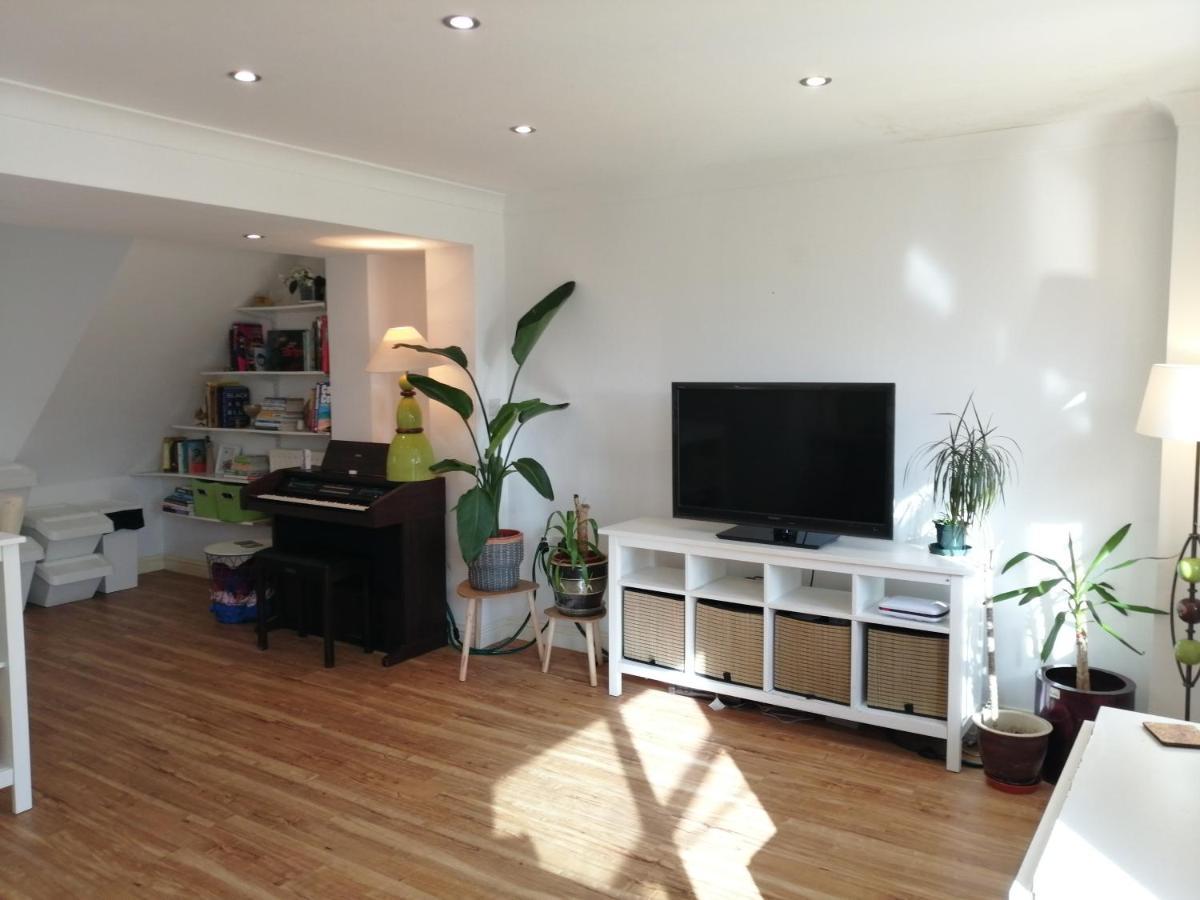 Spacious Townhouse With Sea Views Near Cardiff Баррі Екстер'єр фото